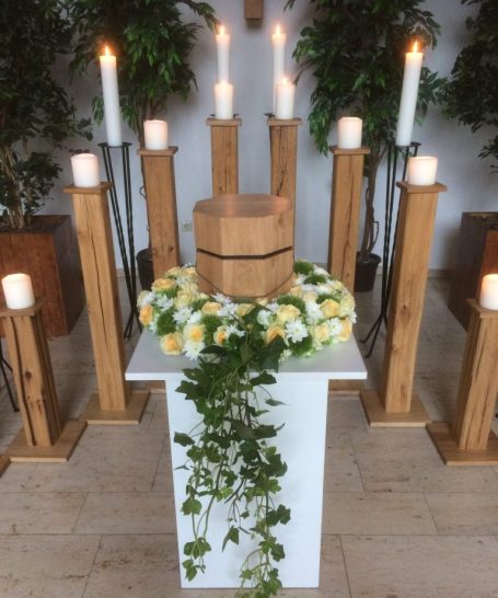 Urne in der Friedhofskapelle