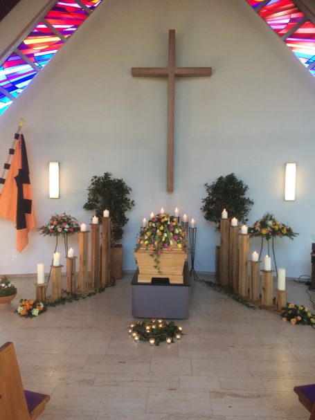 in der Friedhofskapelle
